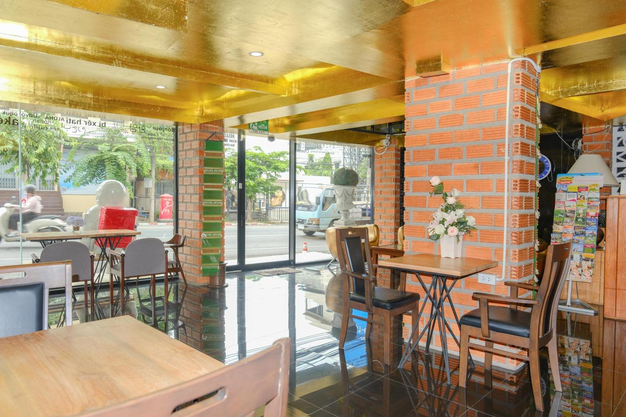Goya Hotel Chiang Mai Exterior photo